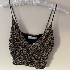 Cute navy & yellow floral crop top!! :.❀.•